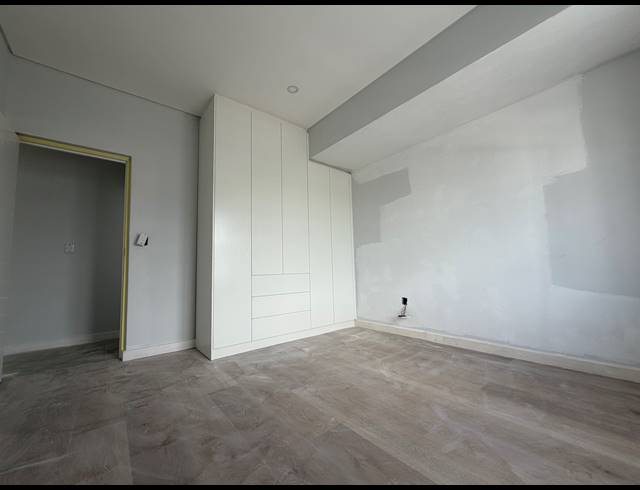 5 BEDROOM HOUSE FOR SALE IN SANDOWN
